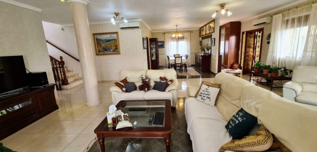 Sale - Villa -
Ciudad Quesada