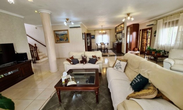 Sale - Villa -
Ciudad Quesada