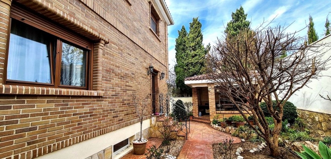 Sale - Villa -
Ciudad Quesada