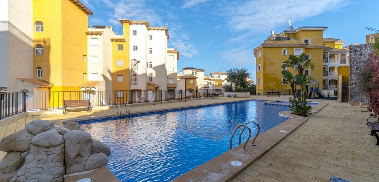 Venta - Apartamento / piso -
Dehesa de Campoamor