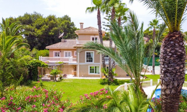 Venta - Luxury Villa -
Villamartin