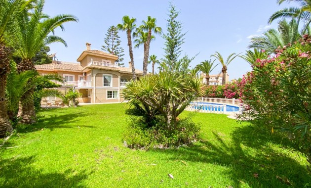 Venta - Luxury Villa -
Villamartin