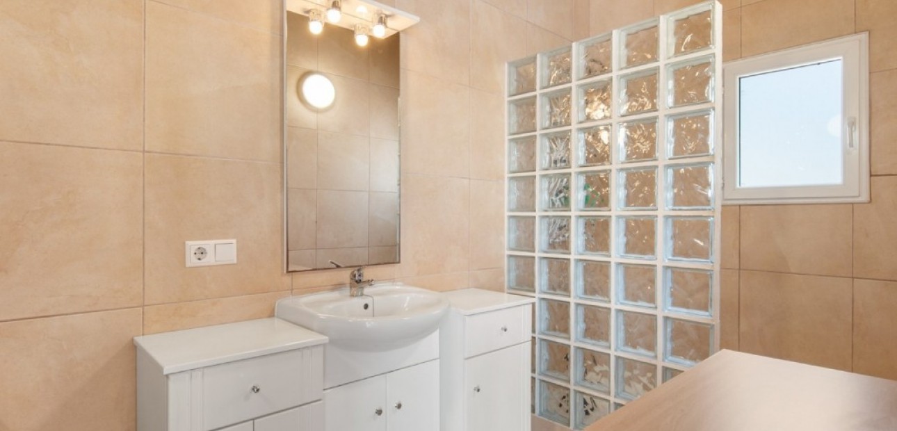 Herverkoop - Finca Country Property -
Catral