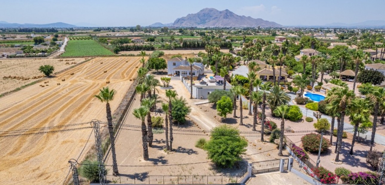 Herverkoop - Finca Country Property -
Catral