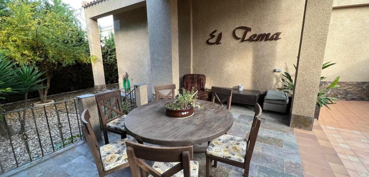 Sale - Villa -
Ciudad Quesada