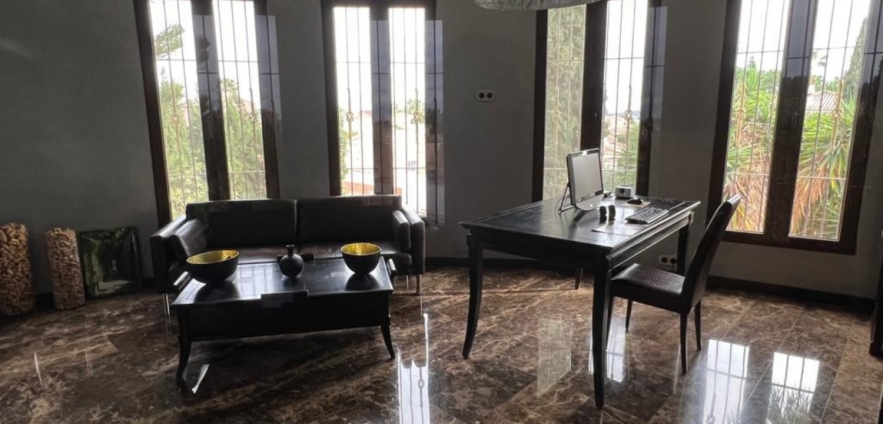 Sale - Villa -
Ciudad Quesada