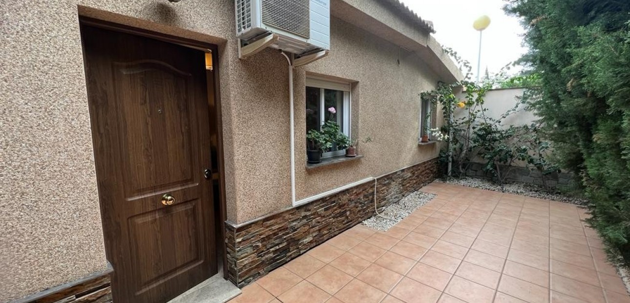 Sale - Villa -
Ciudad Quesada