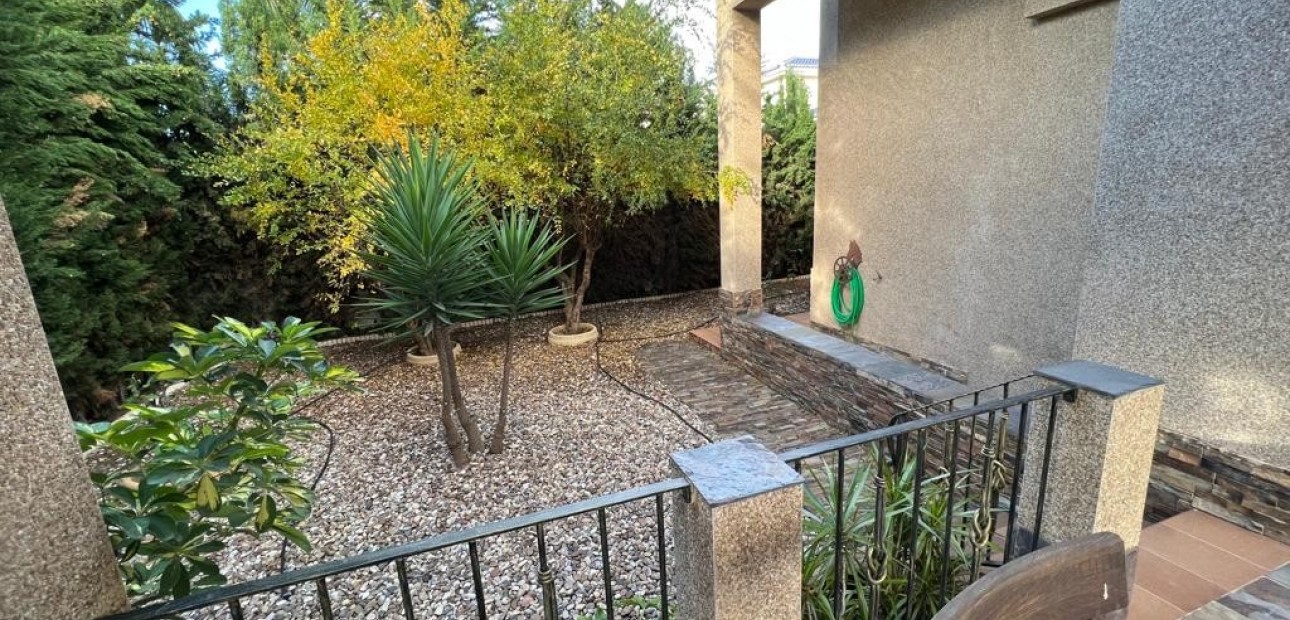 Sale - Villa -
Ciudad Quesada