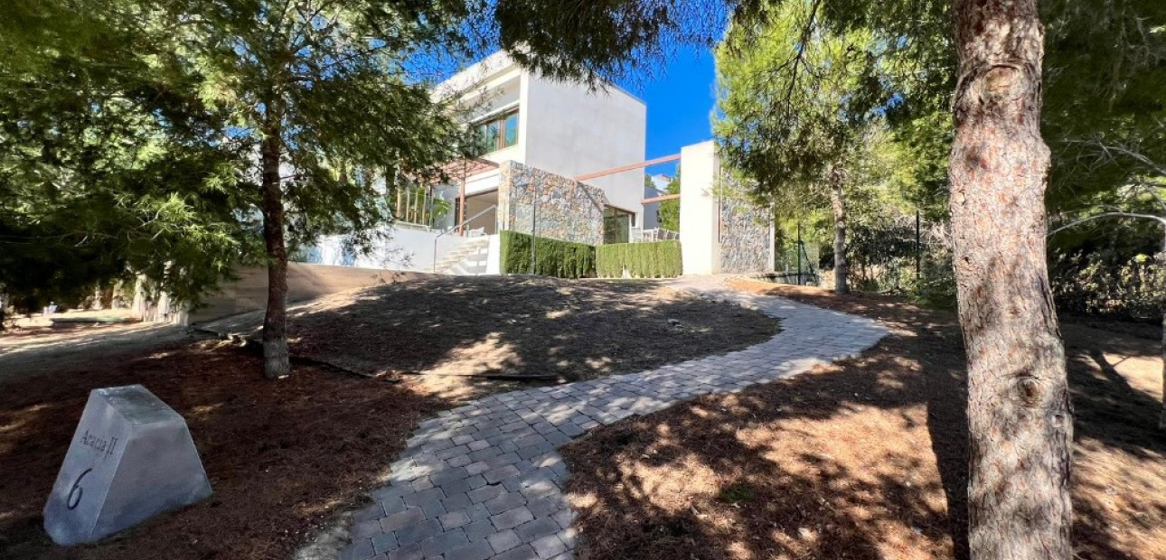 Sale - Villa -
Las Colinas - Las Colinas Golf