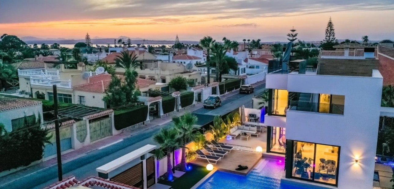 Nieuwbouw - Villa -
Torrevieja