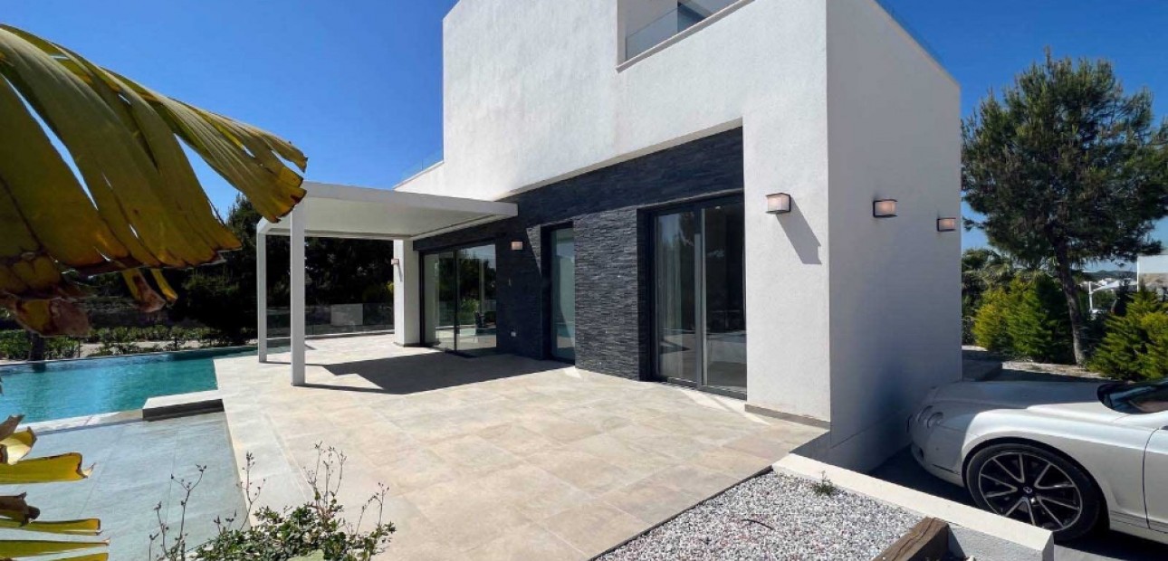 Sale - Villa -
Las Colinas - Las Colinas Golf