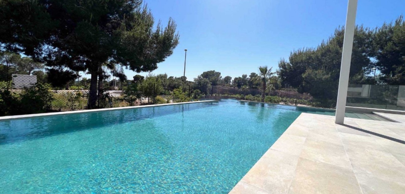 Sale - Villa -
Las Colinas - Las Colinas Golf