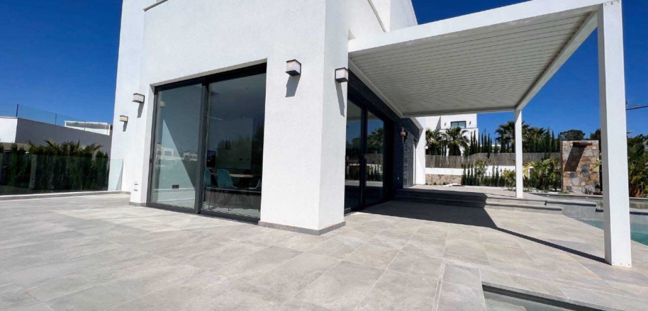 Sale - Villa -
Las Colinas - Las Colinas Golf