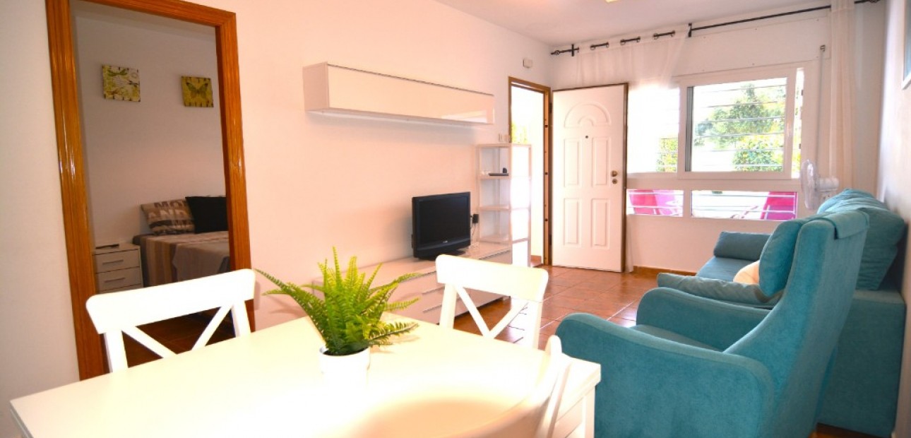 Venta - Apartamento / piso -
Dehesa de Campoamor