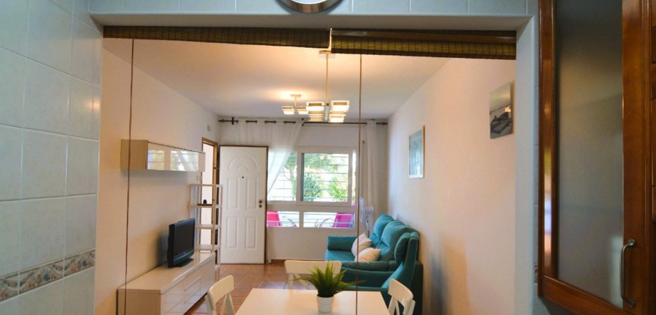 Venta - Apartamento / piso -
Dehesa de Campoamor