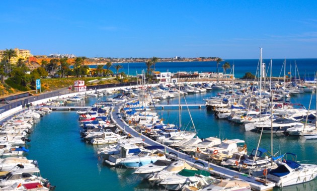 Venta - Apartamento / piso -
Dehesa de Campoamor