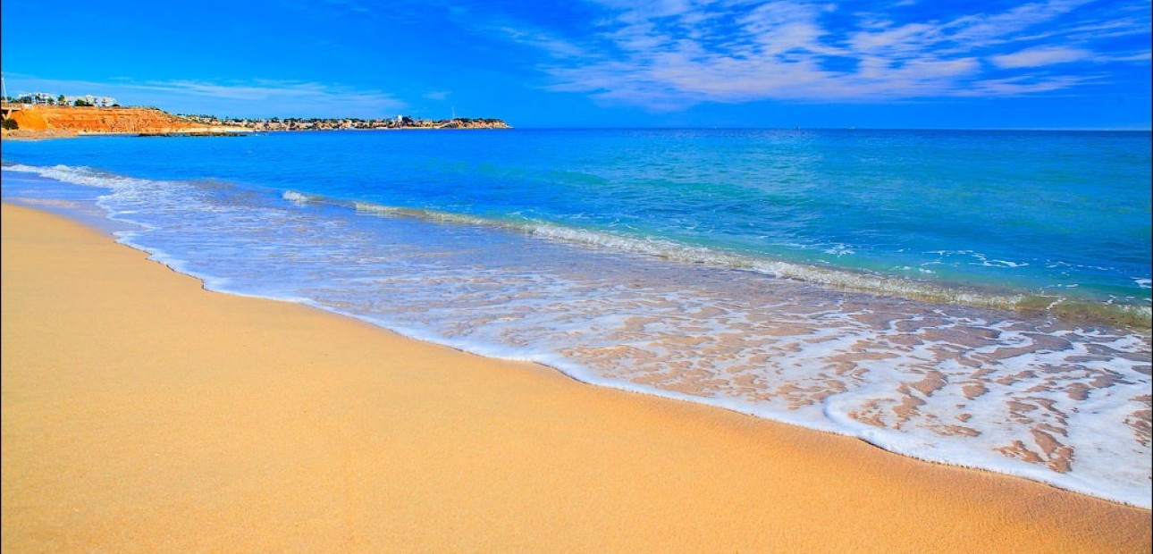 Venta - Apartamento / piso -
Dehesa de Campoamor