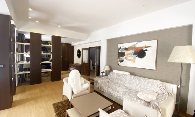 Herverkoop - Villa -
Dehesa de Campoamor