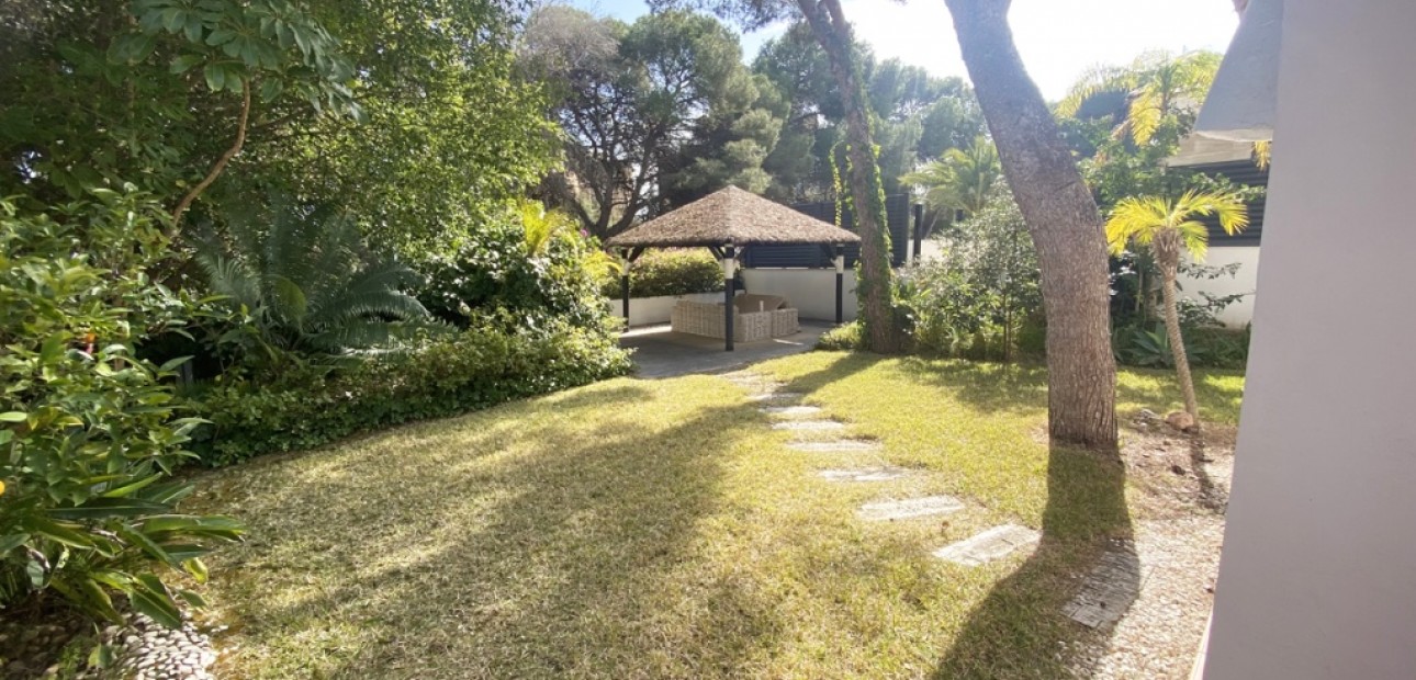 Herverkoop - Villa -
Dehesa de Campoamor