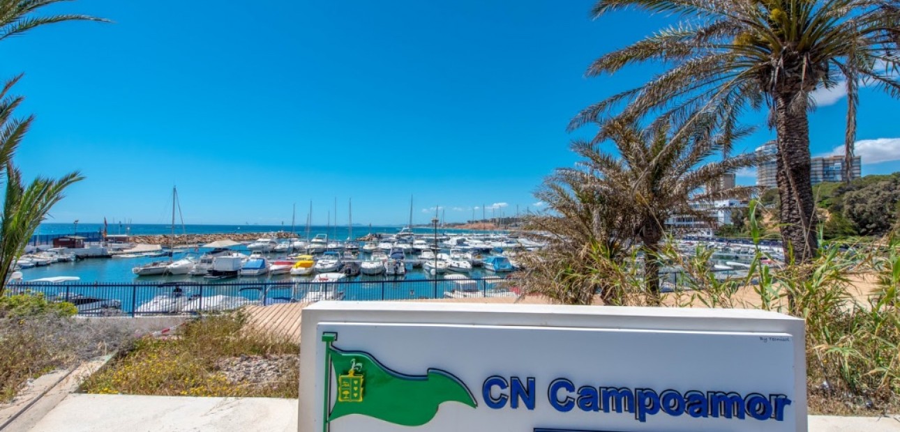 Herverkoop - Villa -
Dehesa de Campoamor