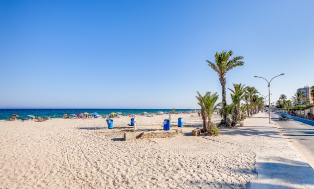 Herverkoop - Villa -
Dehesa de Campoamor