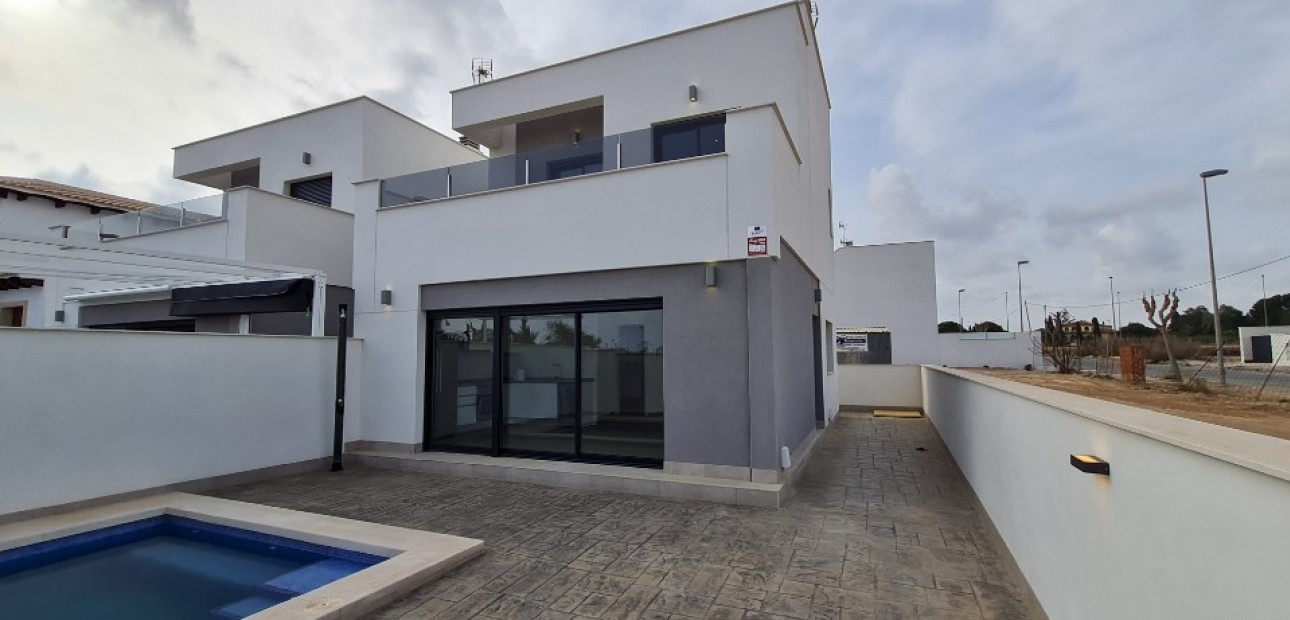 Nueva construcción  - Villa -
La Zenia