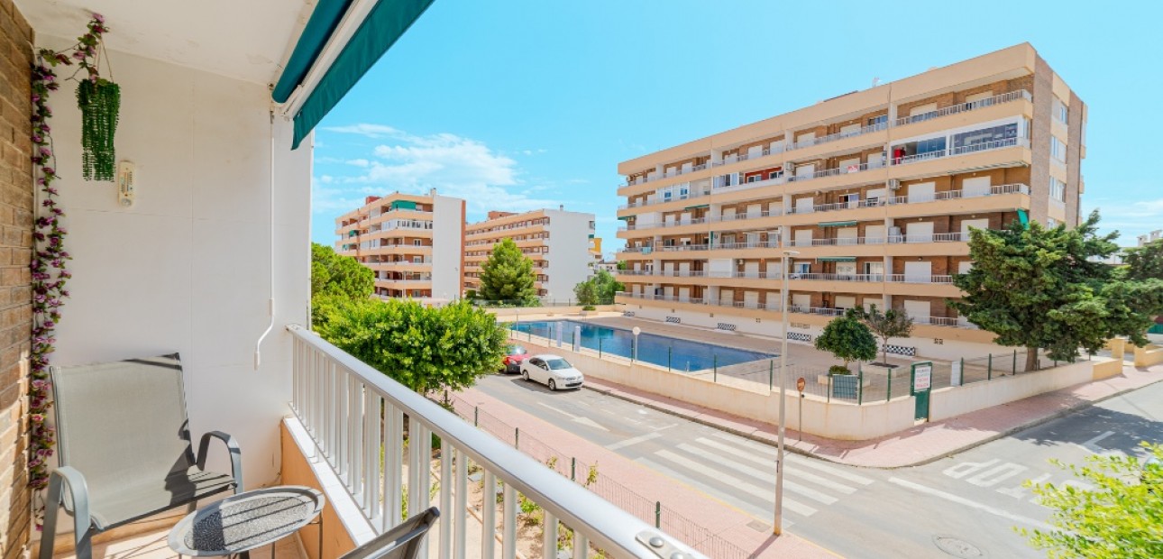 Venta - Apartamento / piso -
Punta Prima