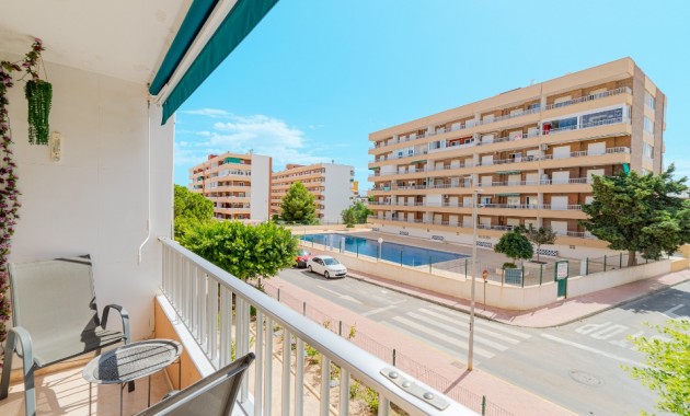 Venta - Apartamento / piso -
Punta Prima