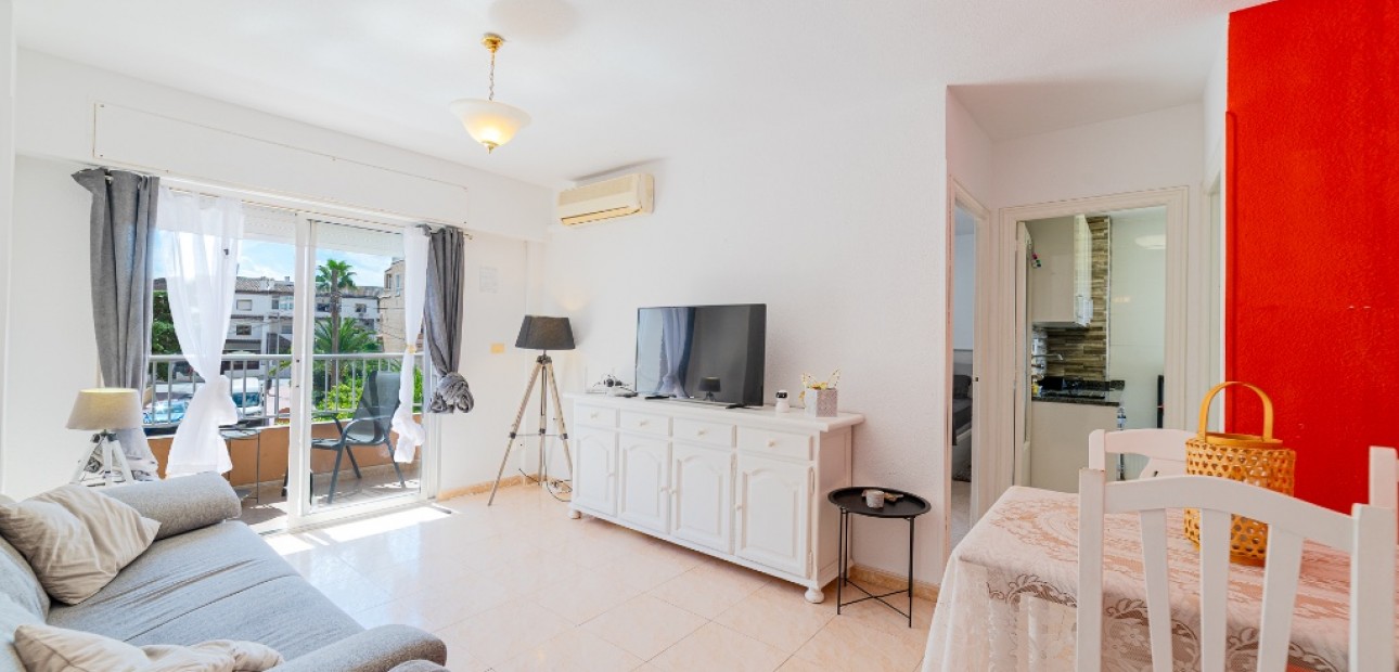 Venta - Apartamento / piso -
Punta Prima