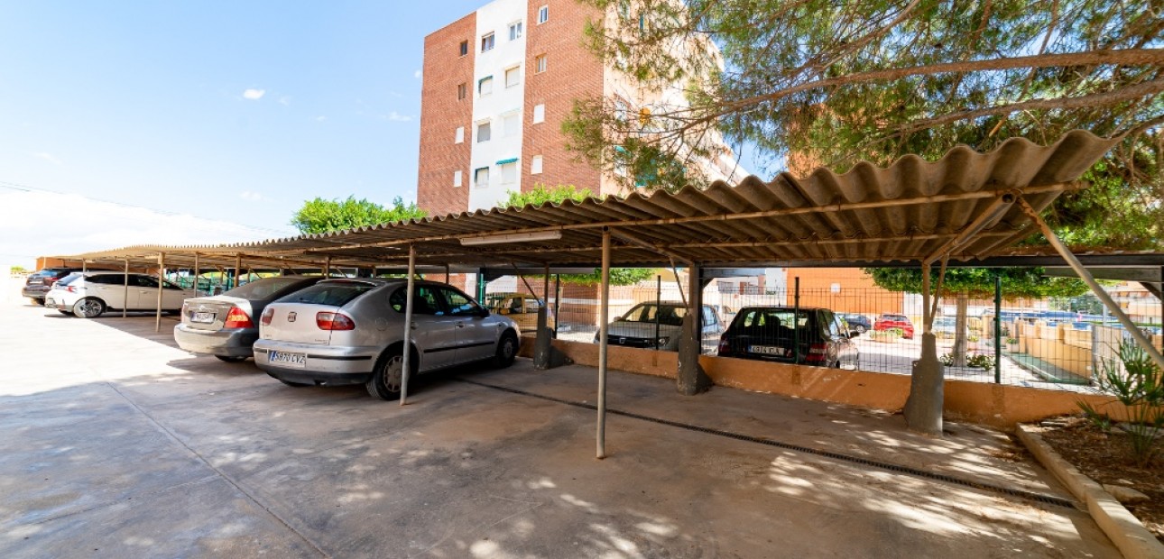 Venta - Apartamento / piso -
Punta Prima