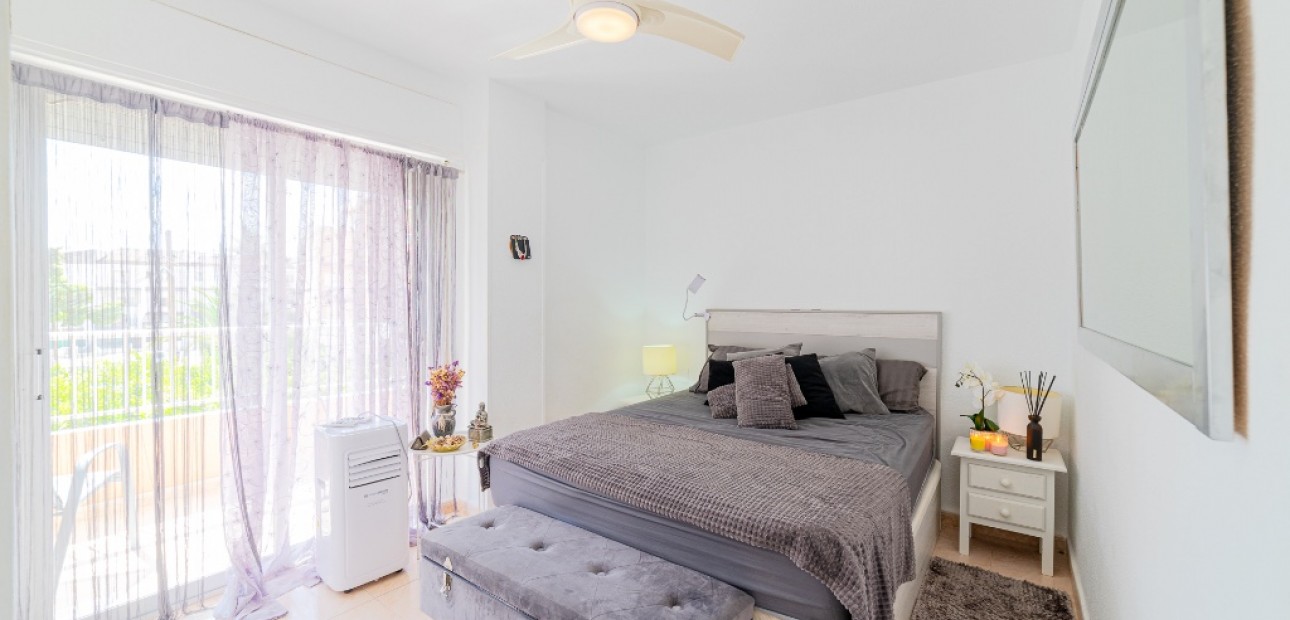 Venta - Apartamento / piso -
Punta Prima