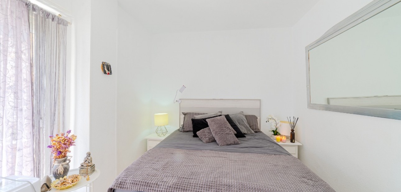 Venta - Apartamento / piso -
Punta Prima