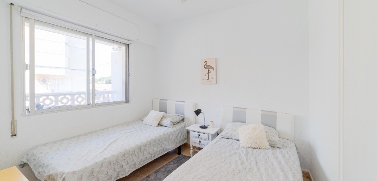 Venta - Apartamento / piso -
Punta Prima