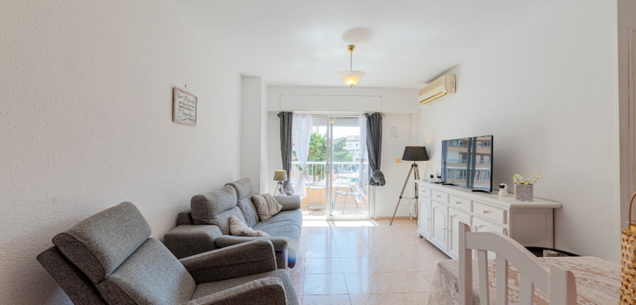 Venta - Apartamento / piso -
Punta Prima