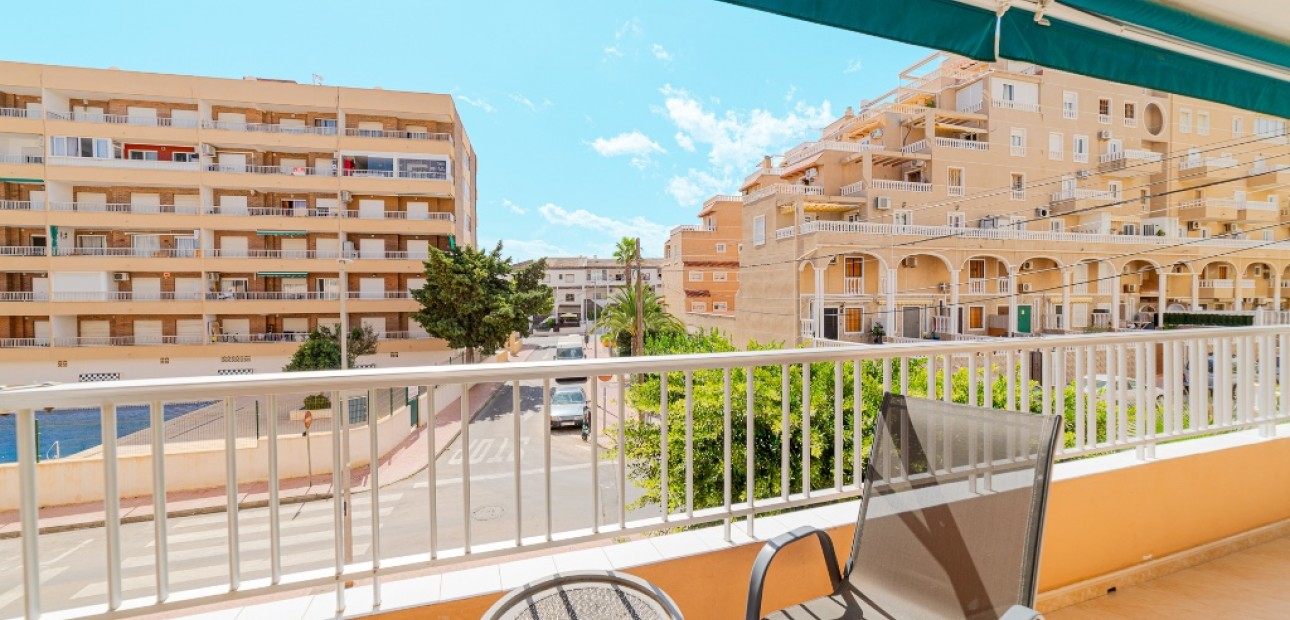 Venta - Apartamento / piso -
Punta Prima