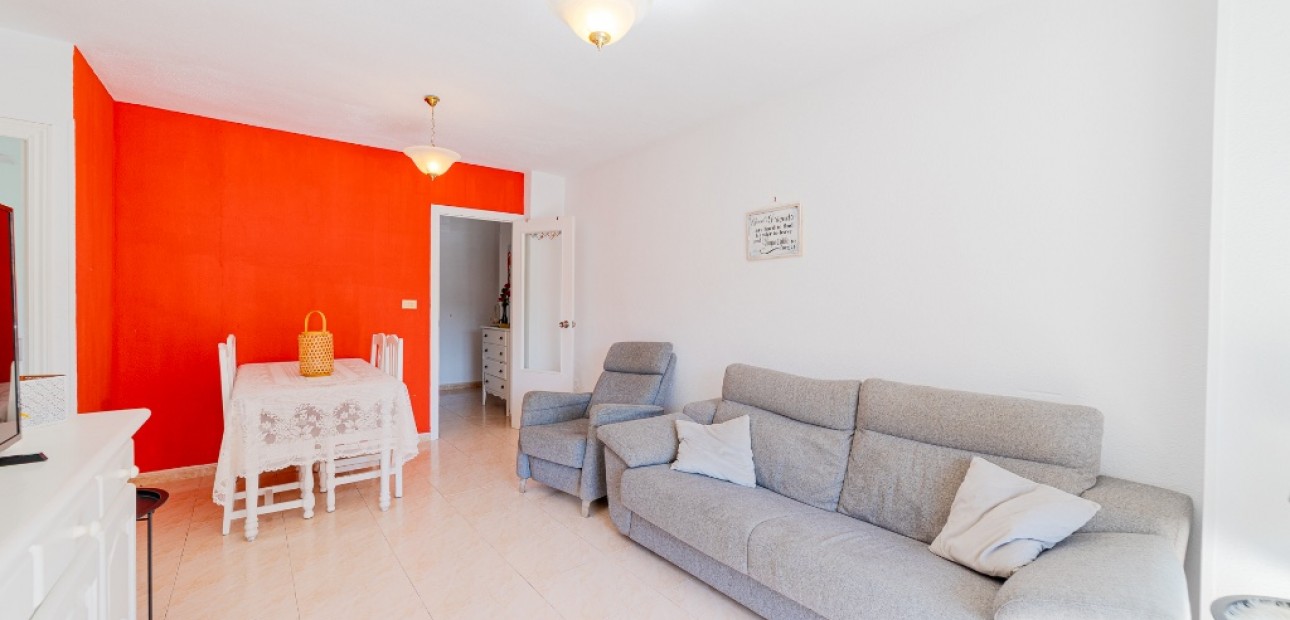 Venta - Apartamento / piso -
Punta Prima