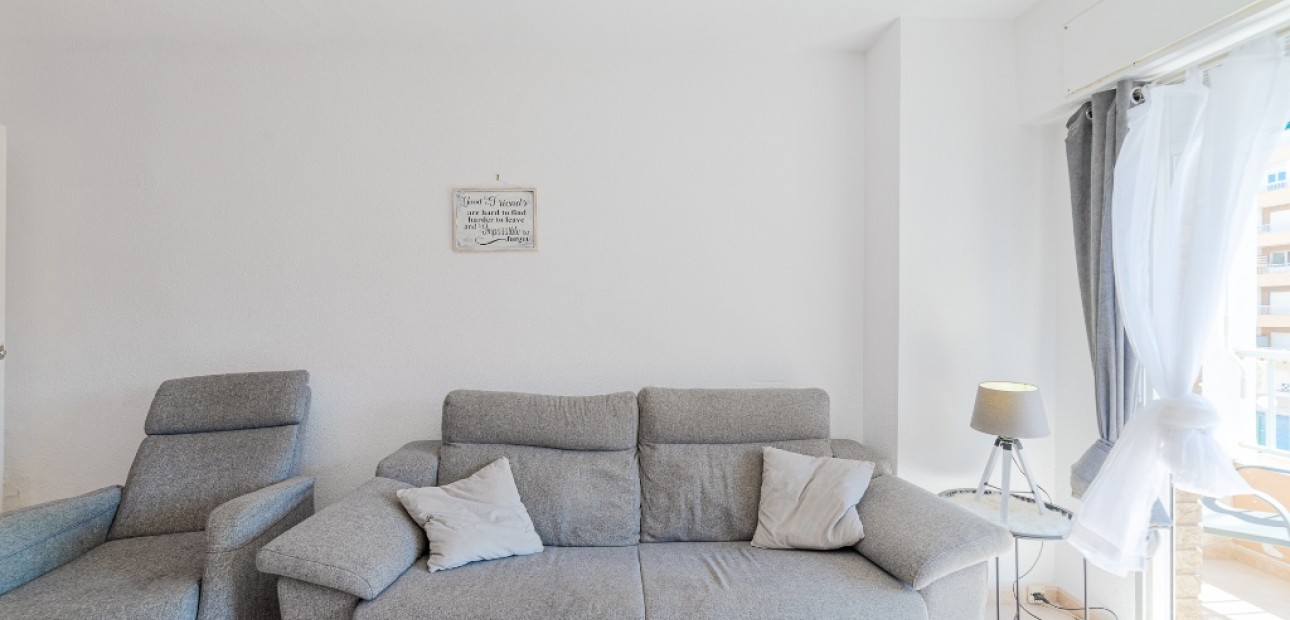 Venta - Apartamento / piso -
Punta Prima