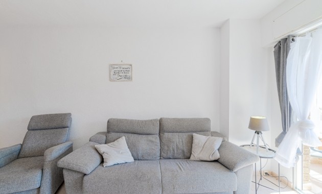 Venta - Apartamento / piso -
Punta Prima