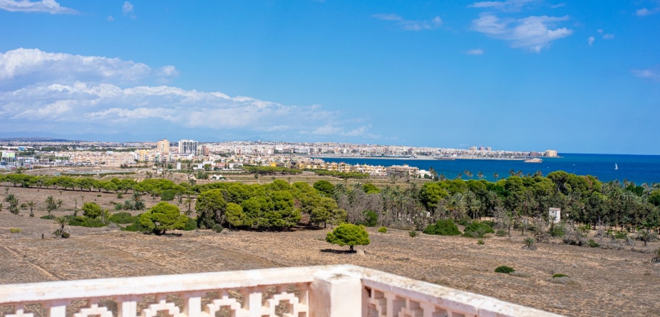 Venta - Apartamento / piso -
Punta Prima