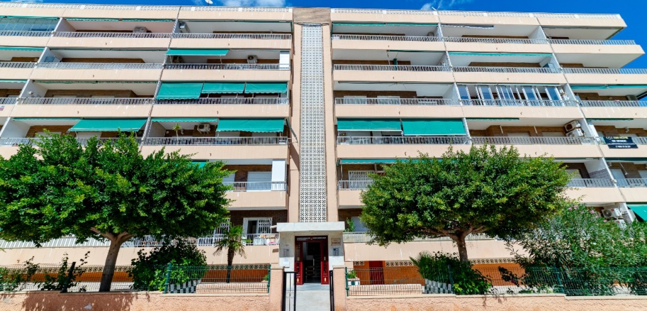 Venta - Apartamento / piso -
Punta Prima