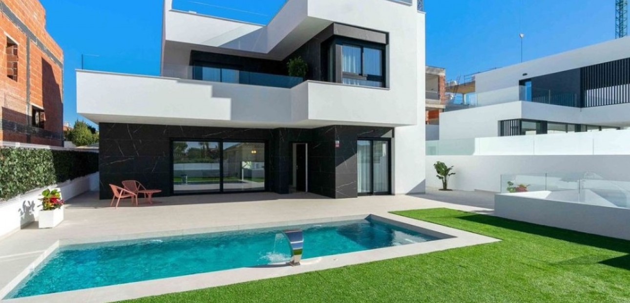 Nueva construcción  - Villa -
Rojales