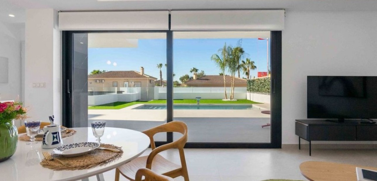 Nueva construcción  - Villa -
Rojales