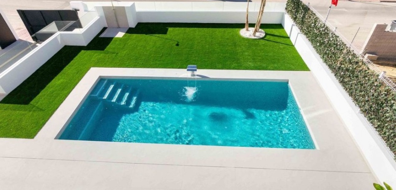 Nueva construcción  - Villa -
Rojales