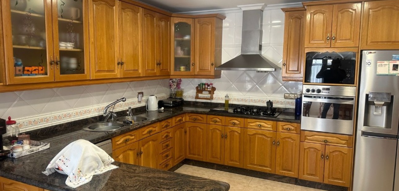 Herverkoop - Villa -
Orihuela