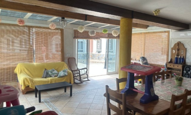 Herverkoop - Villa -
Orihuela