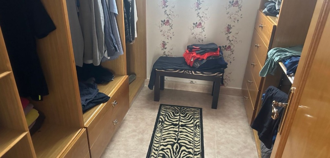 Herverkoop - Villa -
Orihuela