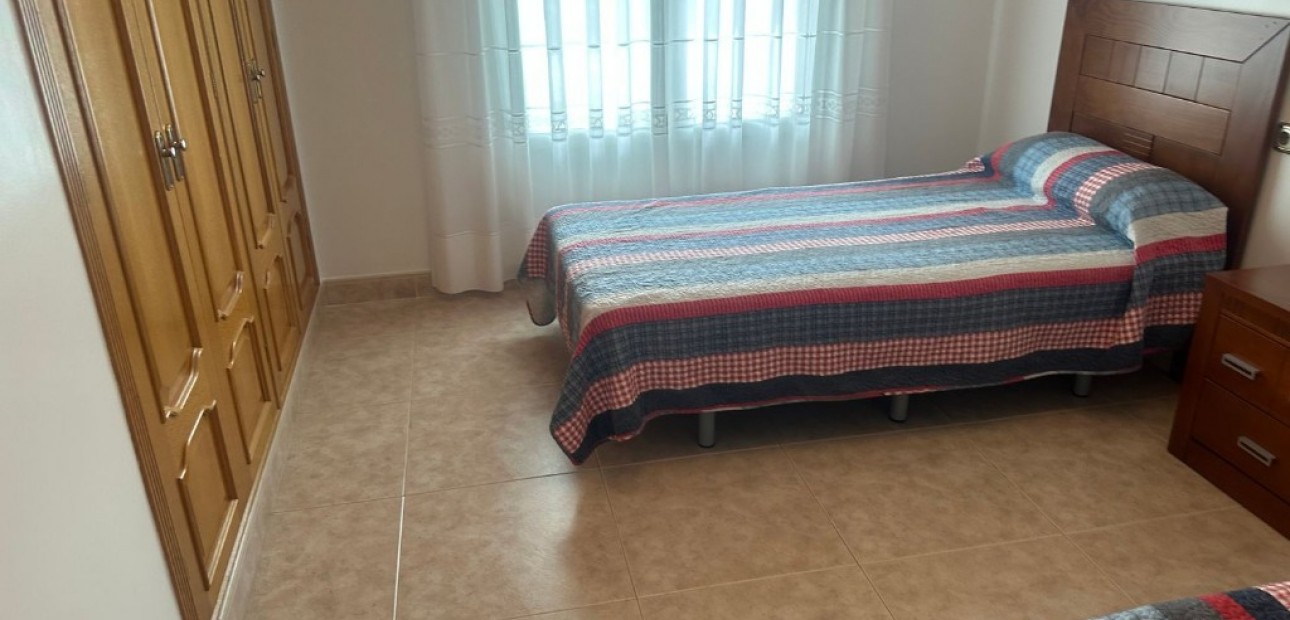 Herverkoop - Villa -
Orihuela