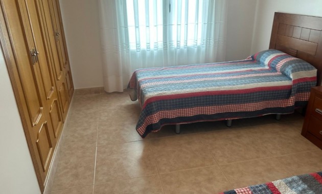 Herverkoop - Villa -
Orihuela