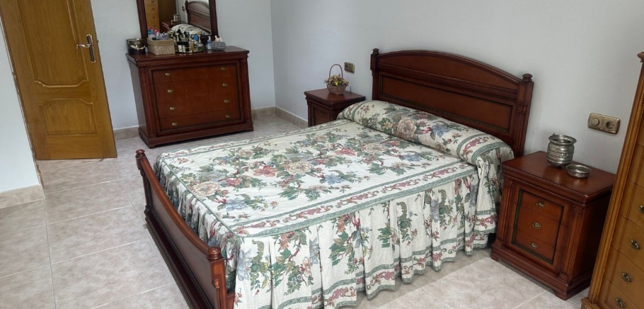 Herverkoop - Villa -
Orihuela