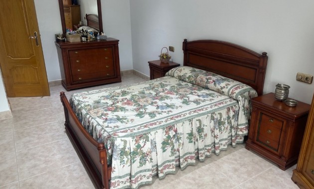 Herverkoop - Villa -
Orihuela